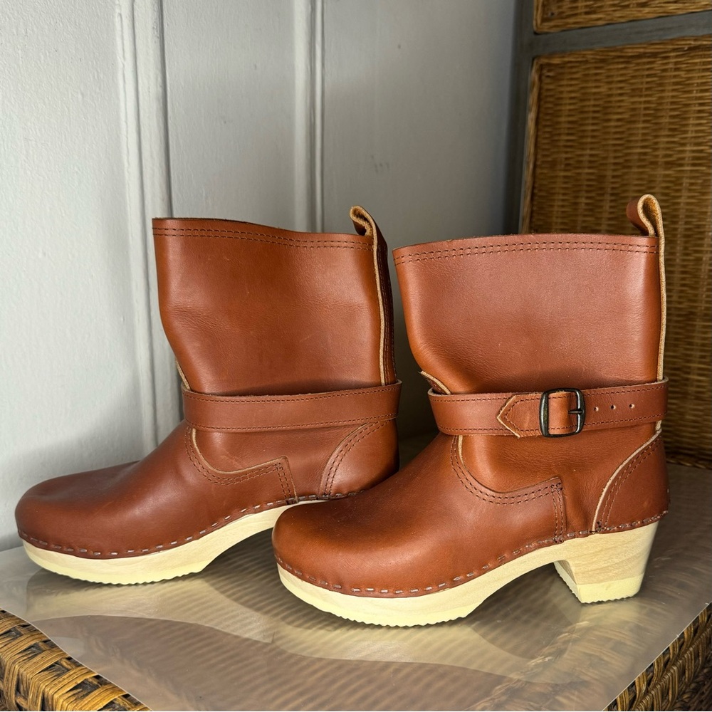 Sven Tan Leather Women's Mule Boots with Mid-Heels and Belt Accent